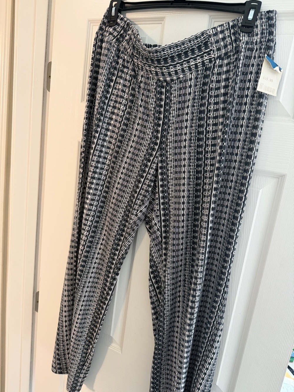 Premise Studio Black and White Patterned Pull-On Pants